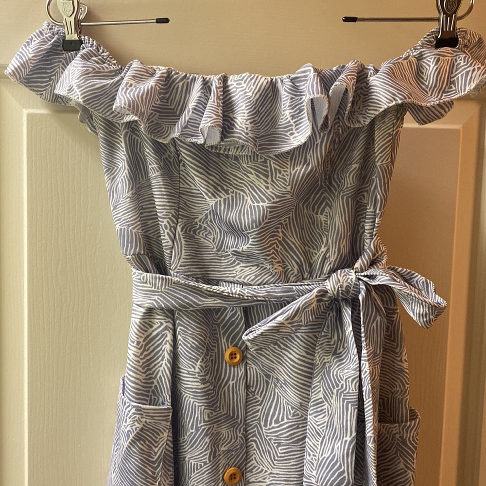 Blue and white of the shoulder dress